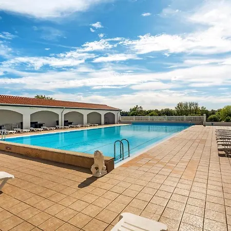 Pet Friendly Home In Tranekaer Feriehus