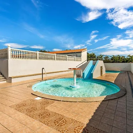 Beautiful In With Outdoor Swimming Pool * Tranekaer